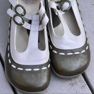 John Fluevog Operettas size 9